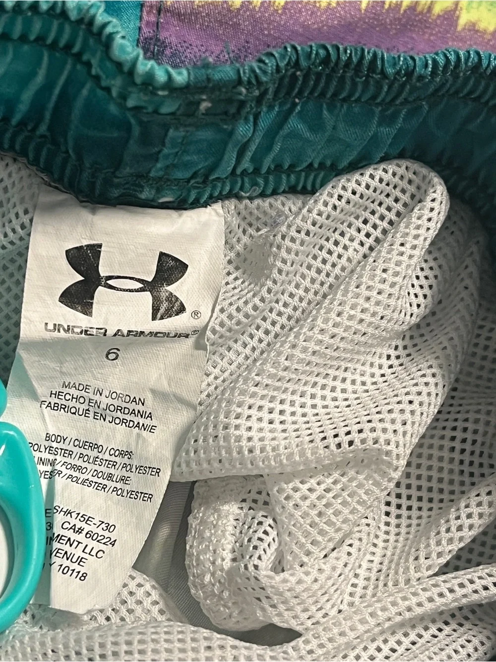 Under Armour boys swim shorts Sz 6